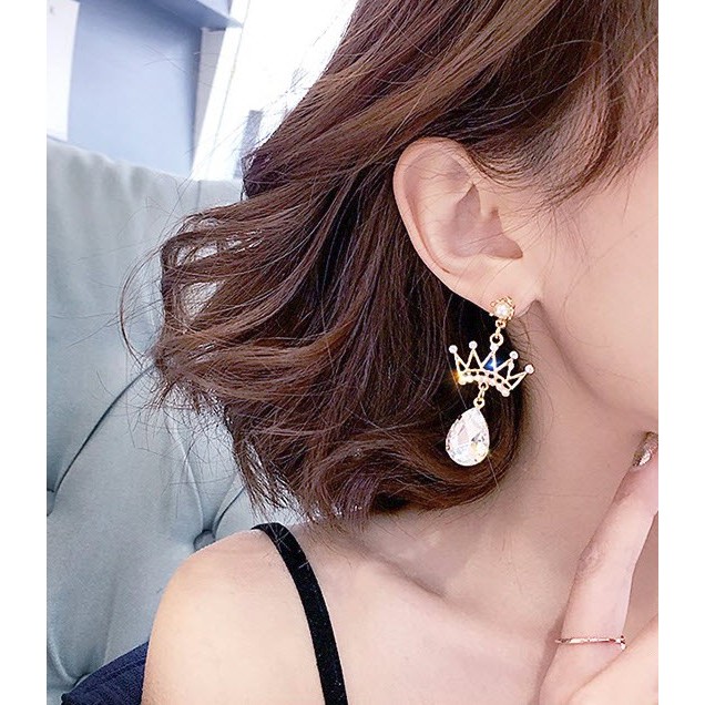 kr-060-ต่างหูแฟชั่นเกาหลีก้านเงิน-s925-อะไหล่ทองแต่งมงกุฎห้อยคริสตัลวิ้งค์ๆ