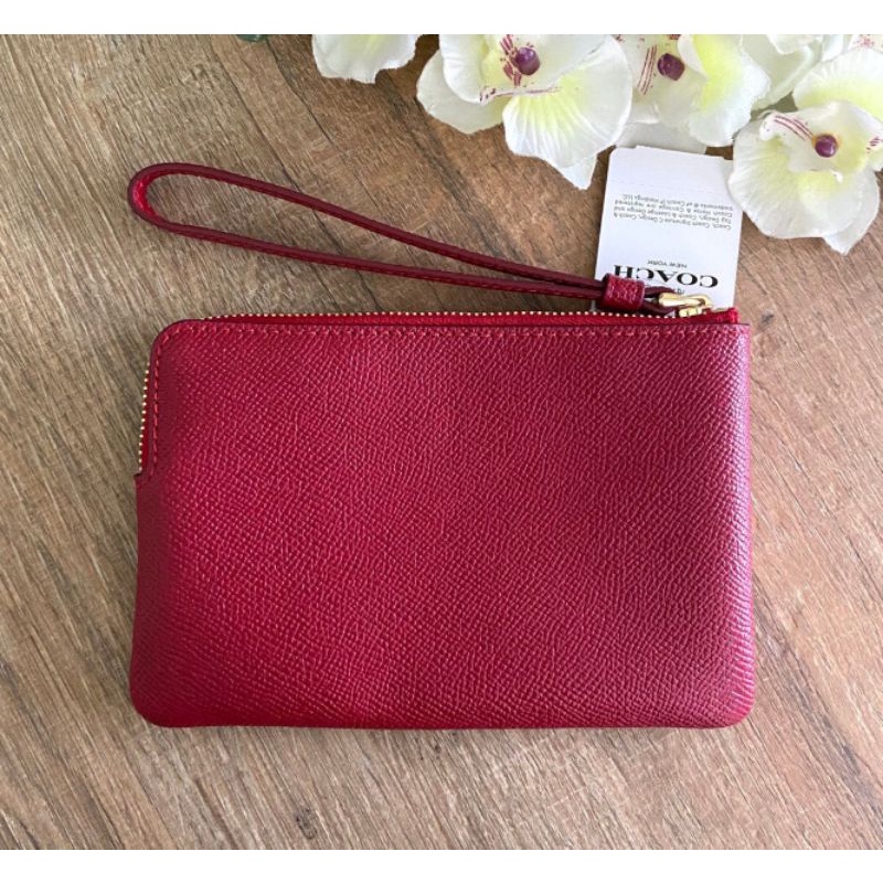 คล้องมือ-1s-สีแดง-1s-coach-f58032-corner-zip-wristlet-in-crossgrain-leather