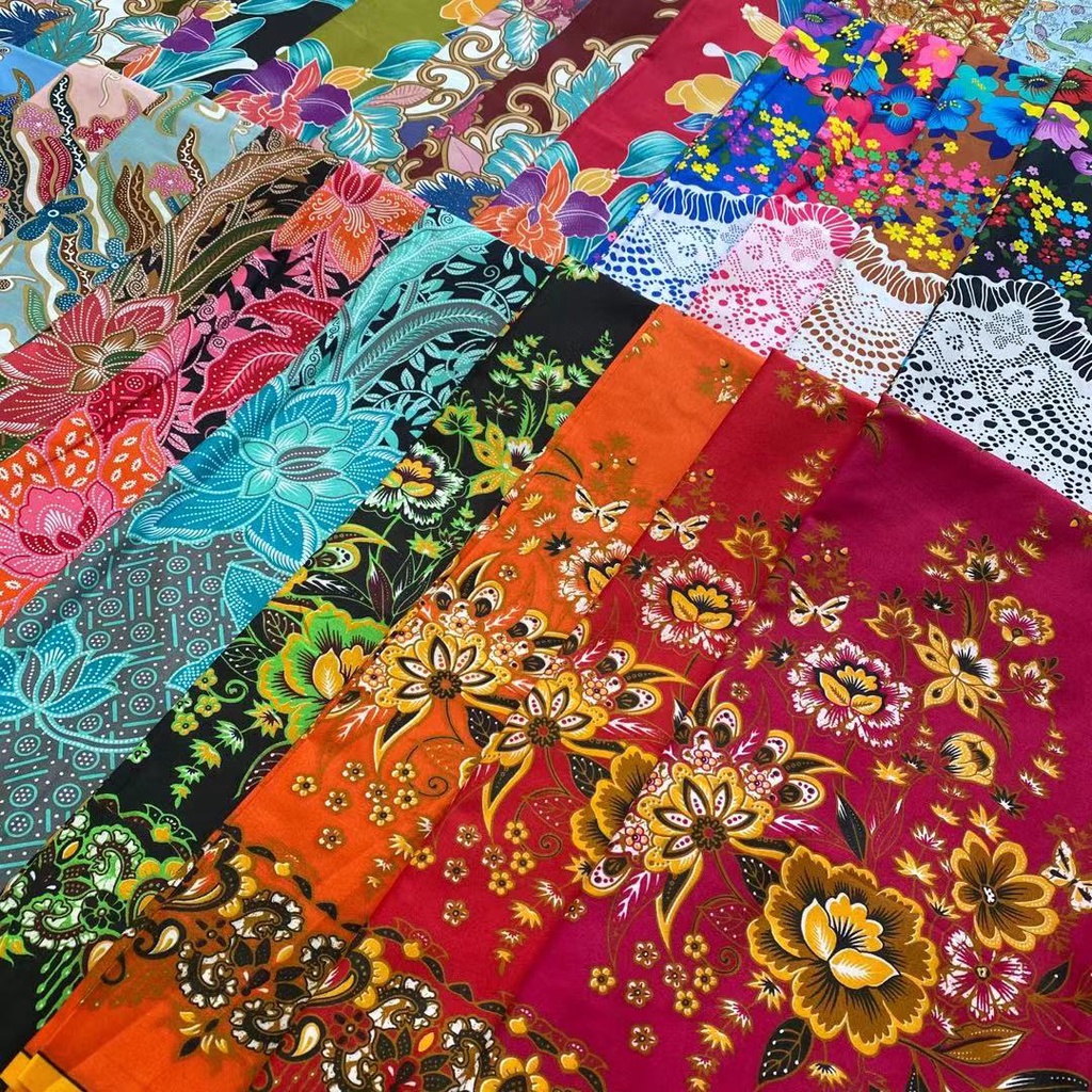 ภาพสินค้า️ผ้าถุง ️ ผ้าปาเต๊ะ ผ้าถุง 2เมตรผ้าถุงสำเร็จรูปเย็บแล้ว ผ้าปาเต๊ะภาคใต้ ผ้าถุงราคาส่ง เก็บเงินปลายทาง ผ้าถุงลายไทย จากร้าน luckybabi บน Shopee ภาพที่ 1
