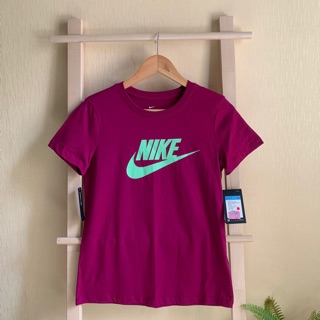 เสื้อยืดแขนสั้น Nike สีชมพูบานเย็น STANDARDFIT แท้ 💯 (size M)