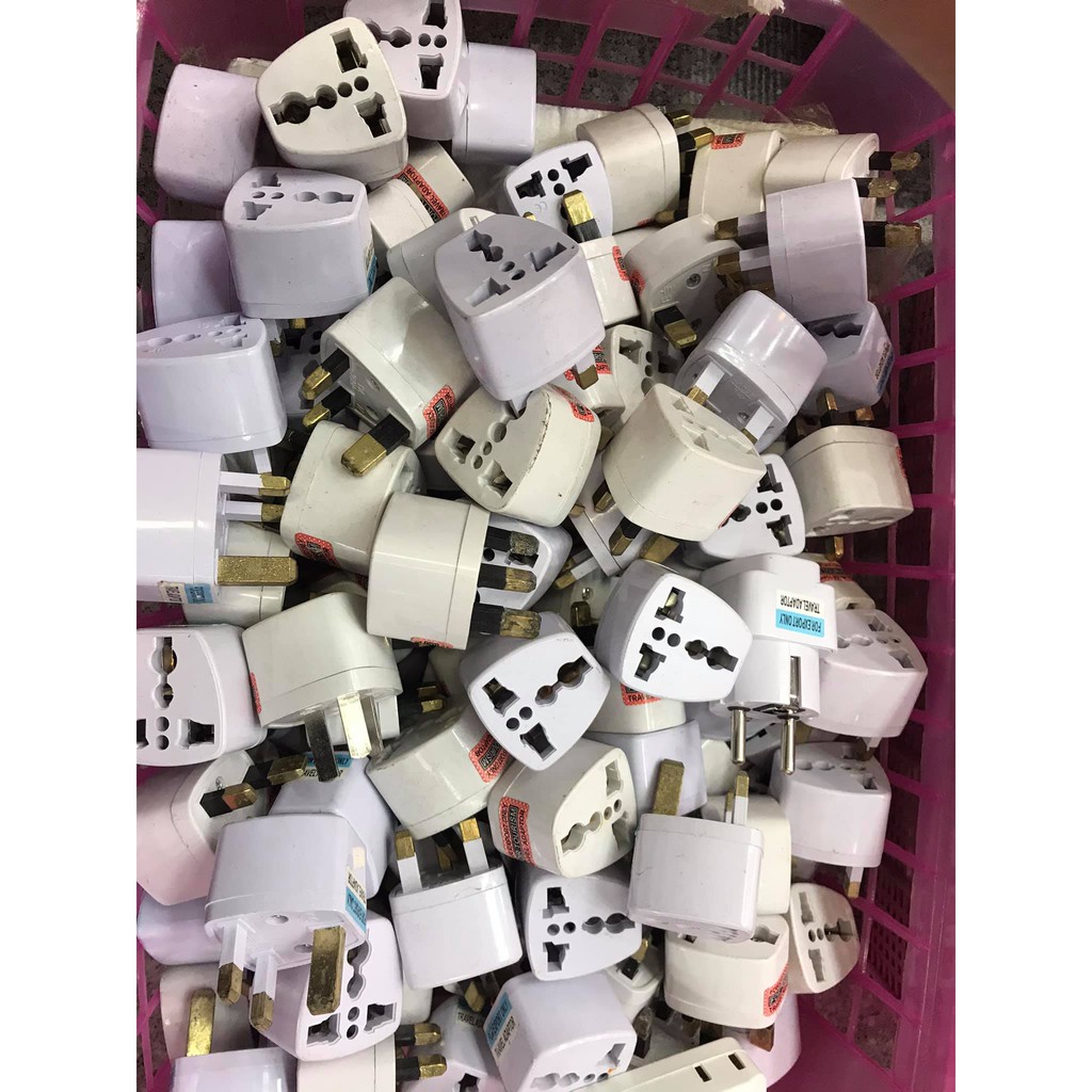 ปลั๊กแปลงขา-universal-plug-แบบสามขาเหลี่ยม-พร้อมส่ง