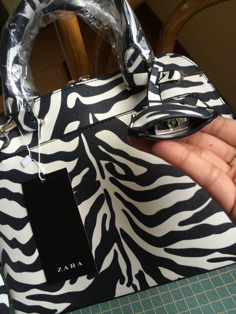 zara-printed-city-bag-ของแท้-ราคาถูก