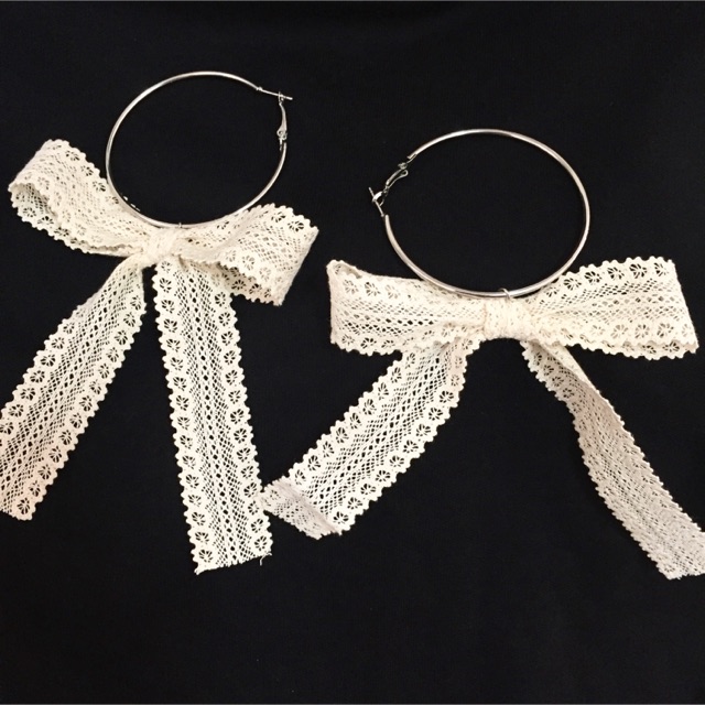 hoop-earring-with-lace-ribbon
