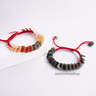 ภาพหน้าปกสินค้าสร้อยข้อมือถักงาน Handmade หยกพม่าแท้ (เลือกสีได้) ขนาดฟรีไซส์ by siamonlineshop ที่เกี่ยวข้อง