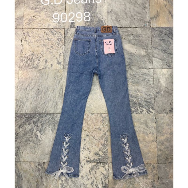 90298-g-d-jeans-ยีนส์ผ้ายืด-เอวสูง-ทรงขาม้าฟอกสีสโน-ดีไซน์ตาไก่ผ่าหลังปลายขาแบบสุดเก๋