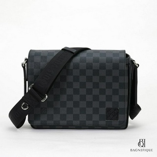 LV DISTRICT MESSENGER PM BLACK DAMIER GRAPHITE CANVAS SHW MICROCHIP