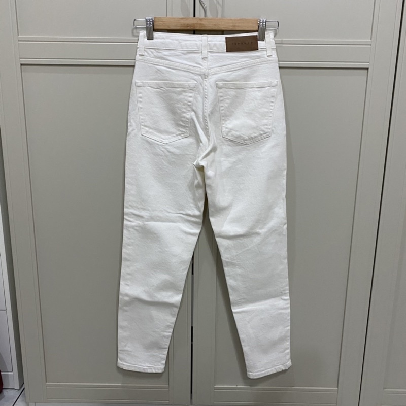 topshop-premium-mom-jeans-in-white-size-25-30-ของใหม่-พร้อมส่ง
