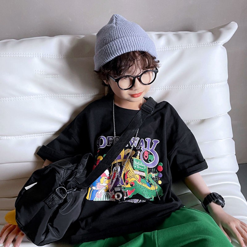 เกาหลีขายร้อน-เสื้อยืดแขนสั้นเด็กผ้าฝ้าย-2021-รุ่นใหม่ของเกาหลีคอกลมสีดำพิมพ์การ์ตูนลำลองหลวม-ๆ-ในเทรนด์เด็กโต