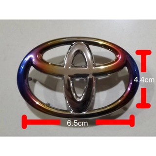 ป้ายโลโก้ TOYOTA สีไทเทเนียมเงิน มีขาด้านหลัง ขนาด 6.5 x 4.4 ซม. สำหรับพวงมาลัย Toyota หลายๆรุ่นสินค้าดีมีคุณภาพ***