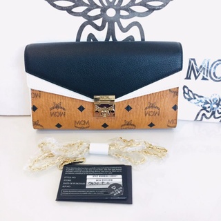 พร้อมส่ง MCM Millie Medium Leather Crossbody Bag 5.3"H x 9.3"W x 2"D.