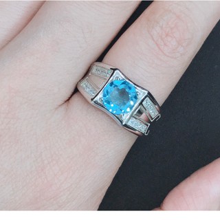 แหวนพลอย สวิสบลูโทพาส(Swiss Blue Topaz)สีฟ้าสดรุ่น RM-SBT02RD