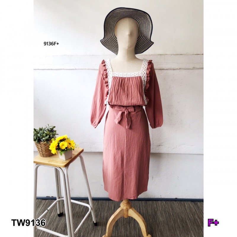 set-2-ชิ้น-เสื้อครอปแต่งลูกไม้ฉลุ-กระโปรง-tw9136
