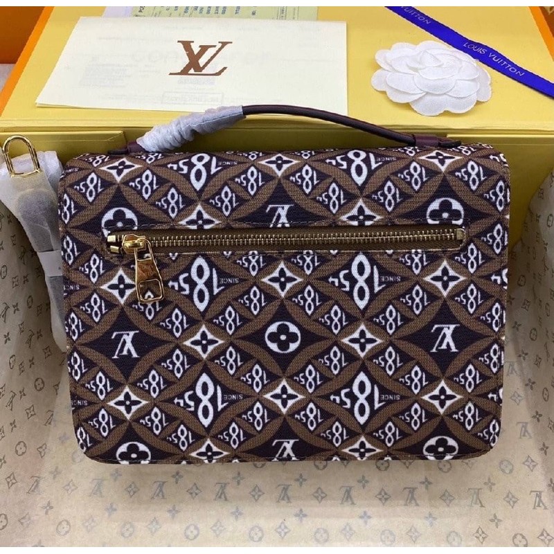 กระเป๋าสะพายข้าง-louis-vuitton