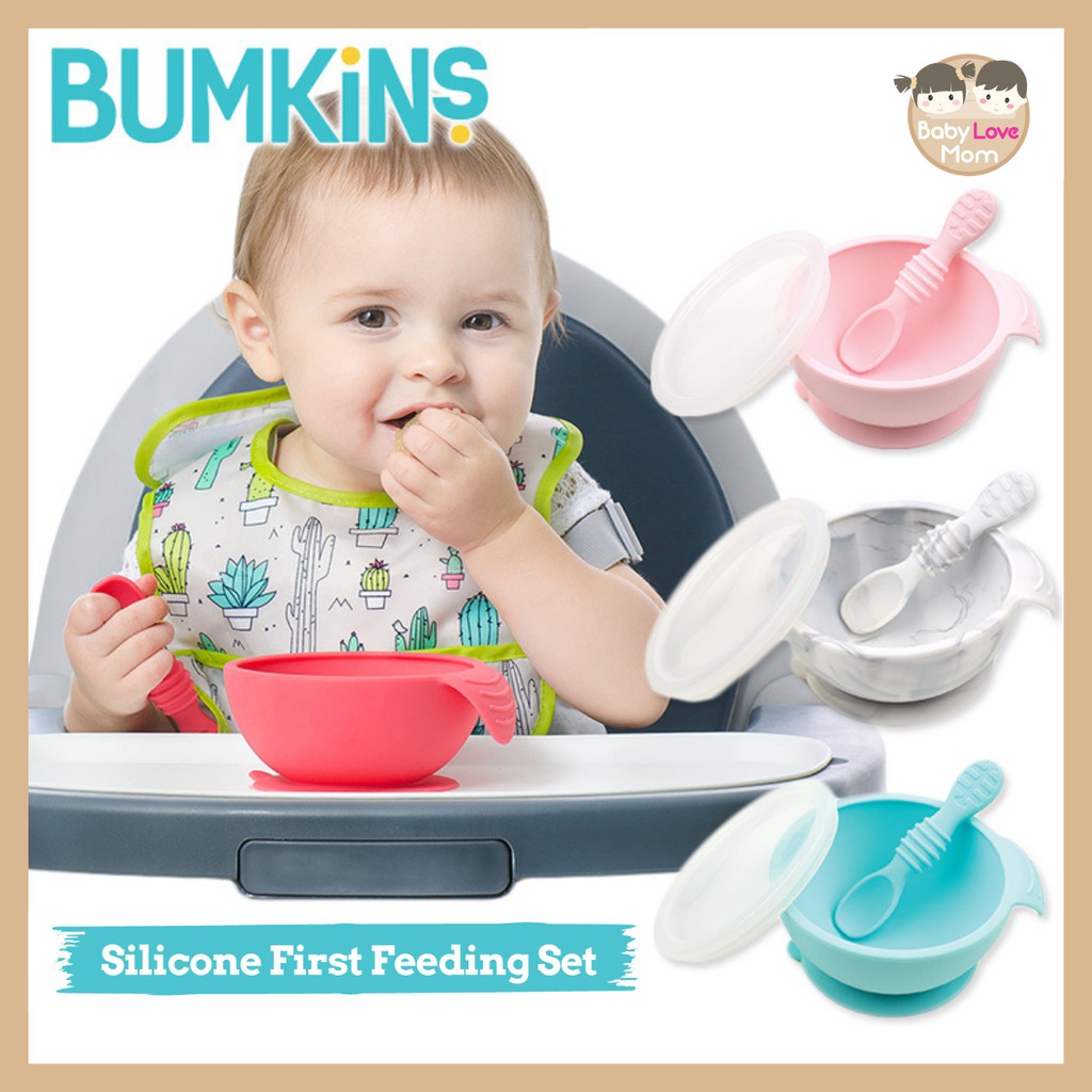 bumkins-first-feeding-set-ถ้วยซิลิโคนฐานดูดโต๊ะพร้อมช้อนและฝาปิด-อุปกรณ์ทานอาหารของเด็ก-ถ้วยกินข้าวพร้อมช้อนและฝาปิด