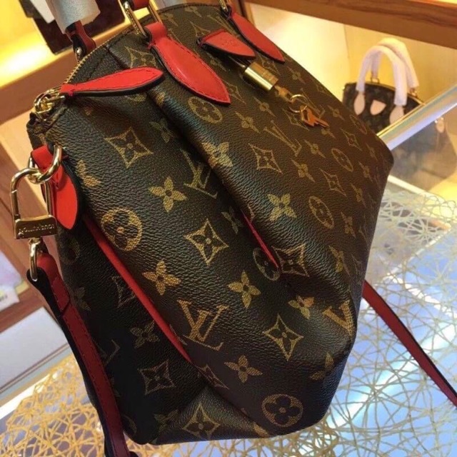 louis-vuitton-rivoli-pm