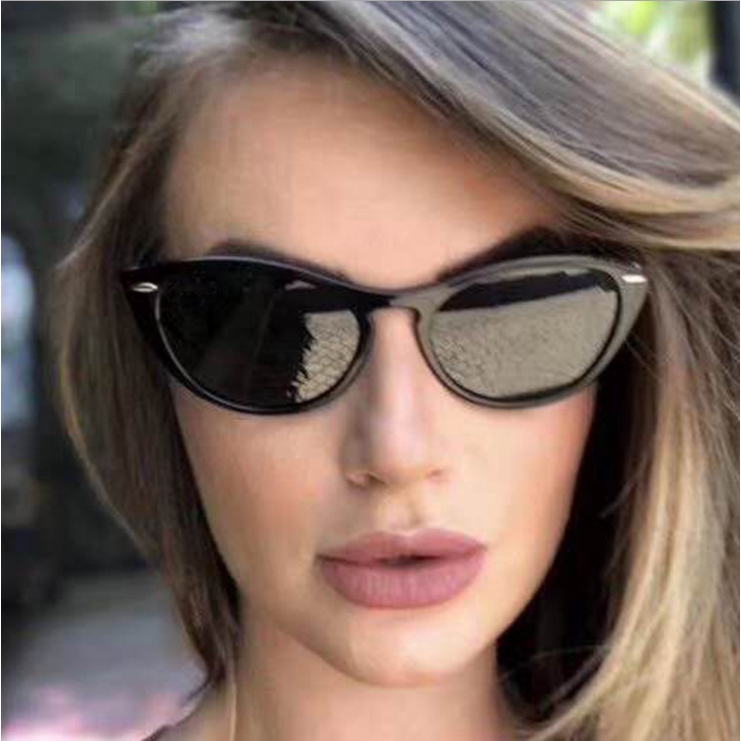 ภาพหน้าปกสินค้าแว่นตากันแดดกรอบพลาสติกลายเสือดาวสำหรับผู้หญิง