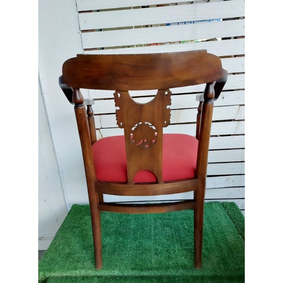 เก้าอี้ไม้สักพนักพิงลายดอกกุหลาบมีแขน-เบาะผ้าฝ้ายสีแดง-เก้าอี้ทานอาหาร-เก้าอี้รับแขก