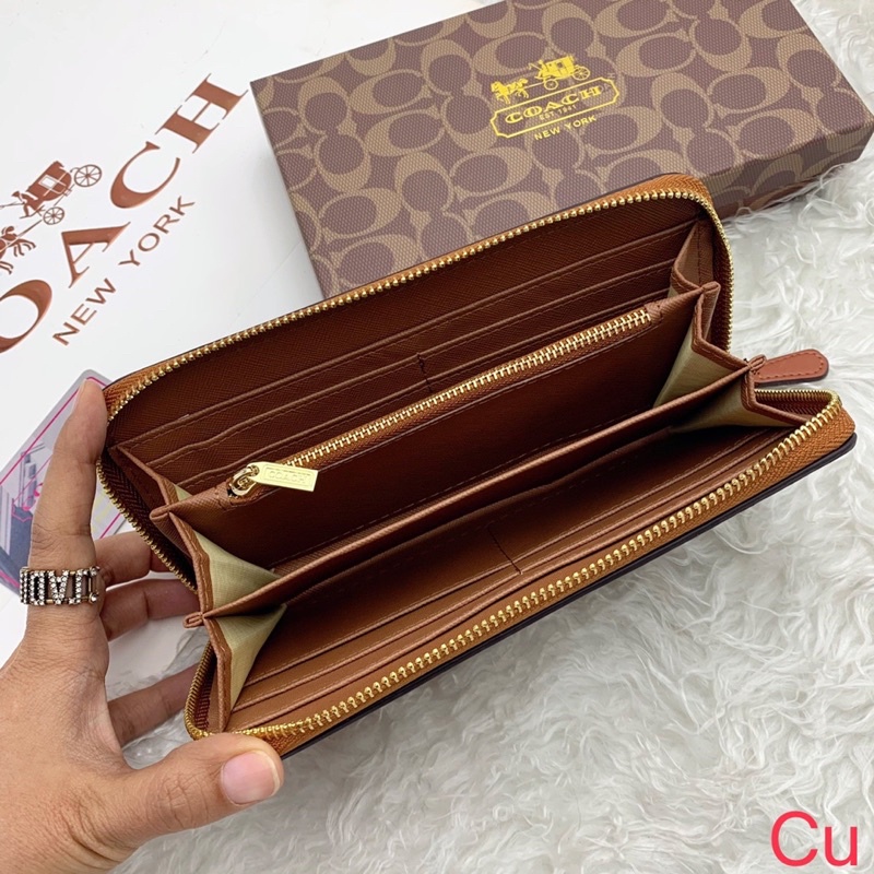 กระเป๋าตังค์-coach-7-5-ซิบ-ใบยาว-ใส่บัตร-ใส่แบงค์ใส่เหรียญ-หนังอย่างดีงานสวยเป๊ะปังมากๆ