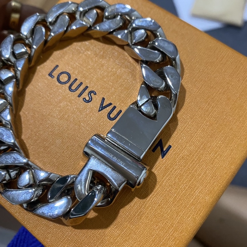 louis-vuitton-bracelet-monogram