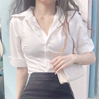 สาวเสื้อขาว  เสื้อเชิ้ตเซ็กซี่เอวสลิม  เทรนด์เสื้อแขนสั้นผู้หญิงแนวหวานและเผ็ดรับซัมเมอร์ปี 2022
