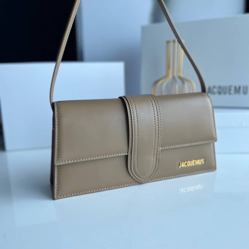 กระเป๋าแบรนด์เนม-กระเป๋าสะพายข้าง-jacquemus-le-bambinov-leather