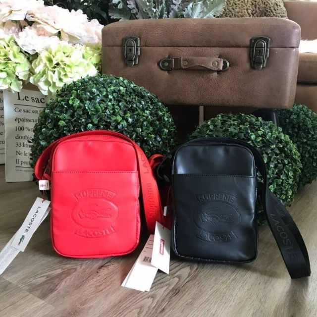กระเป๋าสะพาย LACOSTE X SUPREME SHOULDER BAG “Super Rare Items!” รุ่น