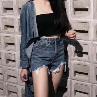 Denim Shorts กางเกงยีนส์ปลายรุ่ยแต่งเว้าขา ทรงนี้ใส่แล้วทำให้ขาวดูเรียวยาวสวยนะคะ สาวๆห้ามพลาด เลื่อนดูภาพสินค้าจริงได้