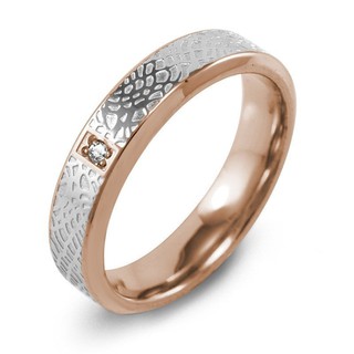 555jewelry แหวน กัดลายหนังรอบวง ประดับด้วย CZ สีขาว รุ่น MNR-071T-C ( สี Pink Gold ) (RB70)