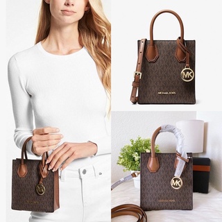 🎀 (สด-ผ่อน) กระเป๋า สีน้ำตาลลายmk Michael Kors Mercer 35T1GM9T0I XS NS Canvas Leather Shopper Crossbody Bag