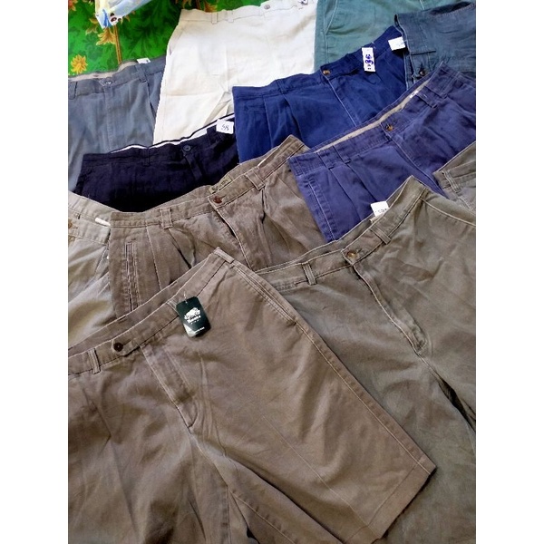 ภาพหน้าปกสินค้ากางเกงขาสั้นผ้าเวสปอยท์(มีไซส์ใหญ่)มือสองนำเข้า จากร้าน warawut_shop บน Shopee