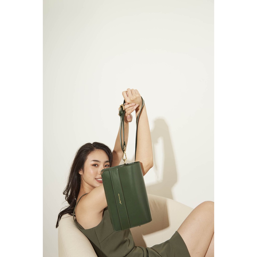 classy-edge-pine-กระเป๋าที่ออกแบบมาเพื่อตอบรับการใช้งานในชีวิตประจำวันของผู้หญิง