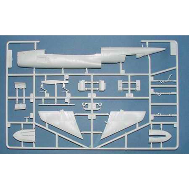 โมเดลเครื่องบินทรัมเปเตอร์-01605-1-72-f-107a