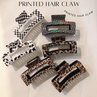 Femme.material- Printed hair claw