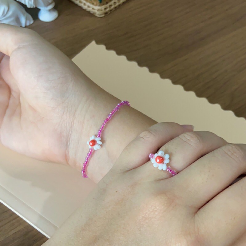 แหวนลูกปัด-สร้อยข้อมือลูกปัด-เอ็นยืด-ดอกไม้-ขาว-ชมพู-ฟ้า-เขียว-flower-bead-elastic-ring-bracelet-white-pink-green-blue