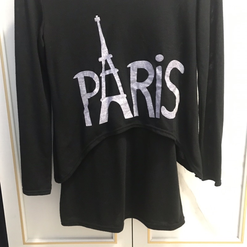 ส่งต่อเสื้อแขนยาวดำพิมพ์ลาย-paris-เก๋ๆ-ผ้าอย่างดี-สภาพดี-ของแม่ค้าเองจ้า