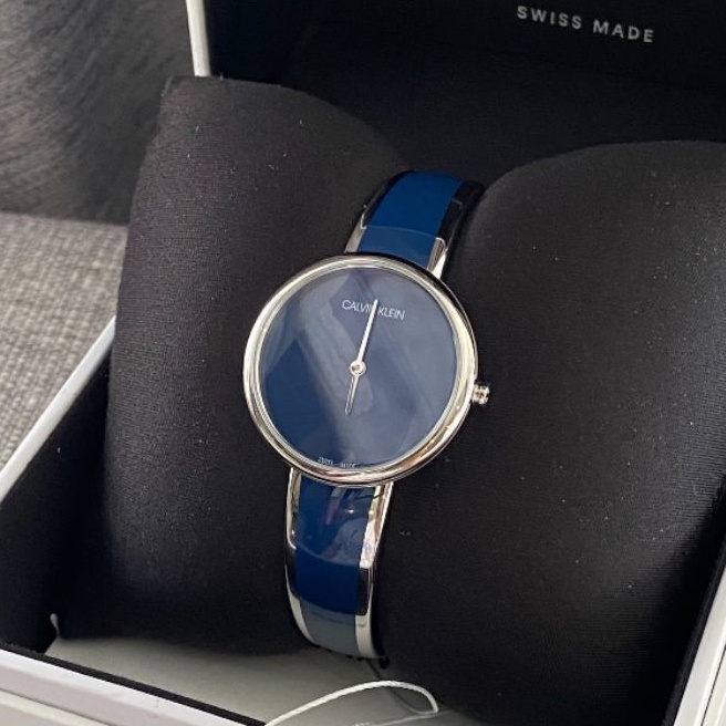 สด-ผ่อน-นาฬิกา-สีน้ำเงิน-ทรงกำไล-30-มิล-k4e2n11n-calvin-klein-seduce-quartz-blue-dial-ladies-watch