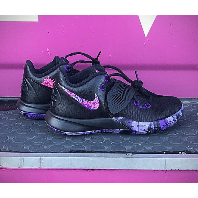 Kyrie hotsell flytrap giรก