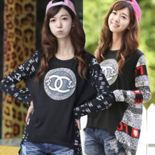 FB 60 เสื้อแฟชั่นกลมแต่งลายแชนแนลกลางอกแบบน่ารักสไตล์เกาหลี 2 สี รหัส 1796