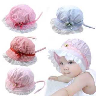 ✨พร้อมส่ง✨ HC009 หมวกเด็กผู้หญิงลายทาง ปีกระบายแต่งด้วยลูกไม้