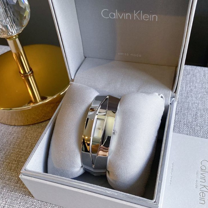 สด-ผ่อน-นาฬิกา-ck-สีเงิน-ทรงกำไล-k4t2m116-calvin-klein-womens-quartz-watch