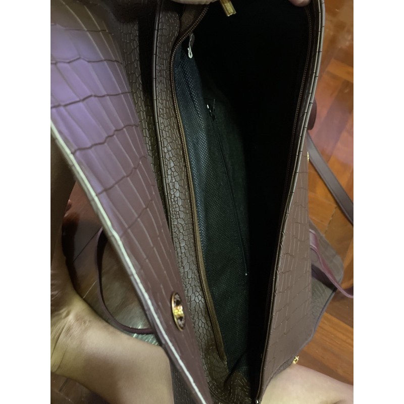 กระเป๋า-notebook-16นิ้ว-สีเปลือกมังคุด-มีช่องใส่เอกสารด้านใน-ยังไม่เคยใช้งาน