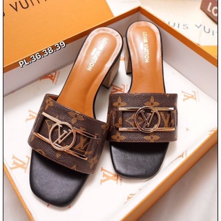 [B1325 ] รองเท้าแฟชั่นผู้หญิง มีsize 36-40  สินค้าใหม่💯%