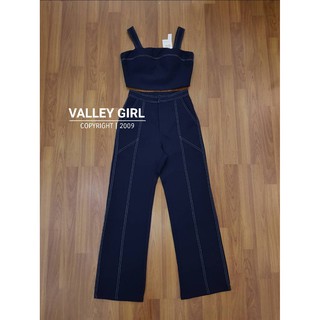 VALLEY GIRL เซท เสื้อกับกางเกงขายาว เซตนี้แนะนำมากค่า ผ้าดีมากกกๆ เสื้อไม่ลอยนะคะ อกเสริมฟองน้ำ มาคุ่กับกางเกงขายาว