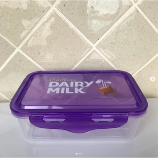 Tablewear กล่องอาหาร กล่องใส่อาหาร แบบใส ใบนี้สวยมาก มองเห็นของด้านในได้ชัดเจน ลายน่ารัก DAIRY MILK ของใหม่ มือ 1