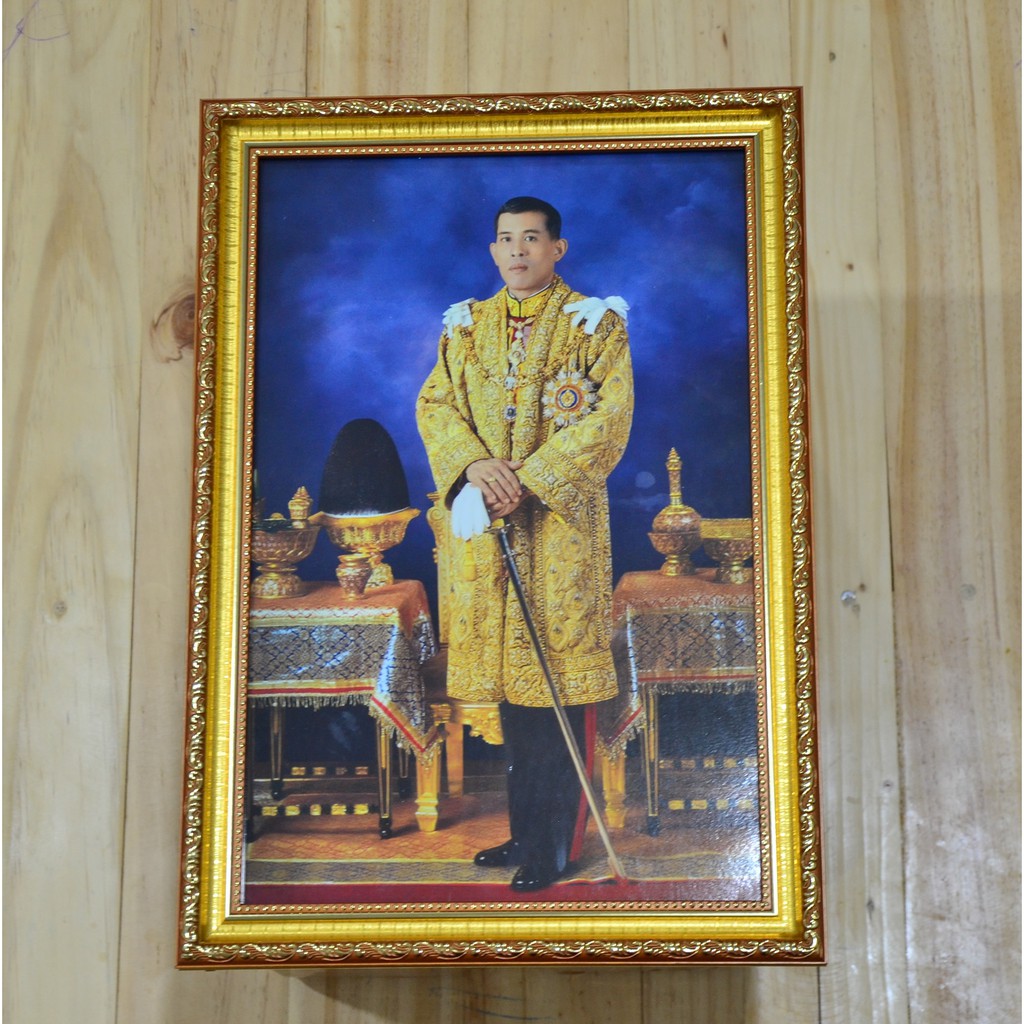 กรอบรูป-พร้อมพระบรมฉายาลักษณ์-ในหลวง-ร-10-ขนาด-10x15-นิ้ว