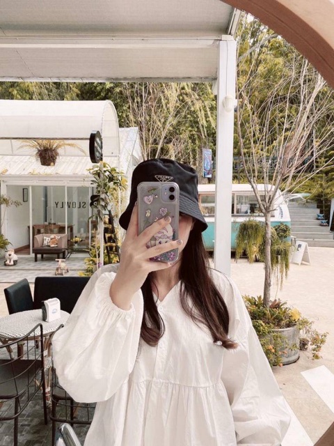 เสื้อแขนยาวคอวี-แขนพองทรงบอลลูน-ติดกระดุมด้านหน้า-เนื้อผ้าคอตตอนอย่างดี-ใส่แล้วได้ลุคสาวเกาหลีเลยจ้า-น่ารักสุด