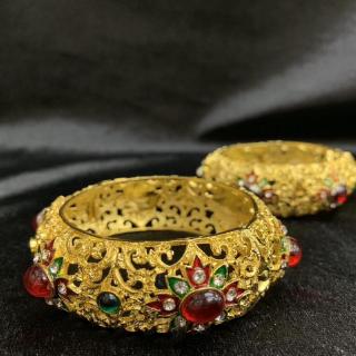 ภาพขนาดย่อของสินค้าVintage Jewelry ชุดไทยเครื่องประดับเพชรทองกำไลข้อมือคู่Gold Bracelet