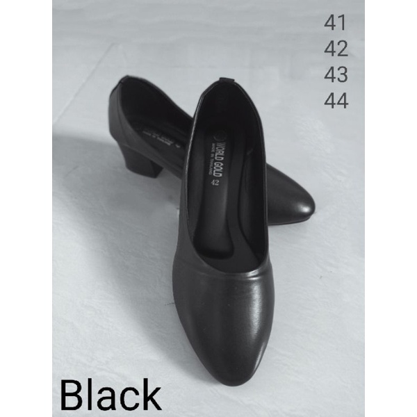 ภาพหน้าปกสินค้ารองเท้าไซส์ใหญ่คัชชูหุ้มส้นมี3สี ดำ/ครีม/ขาว ทรงเล็กบวก1ไซส
