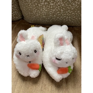 ตุ๊กตากระต่ายหมอบแครอท