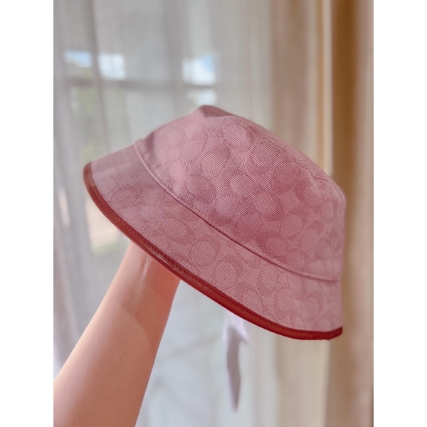 หมวก-coach-c8885-งาน-shop-signature-jacquard-bucket-hat-in-organic-cotton-and-recycled-polyester-size-54cm-สีชมพู-ลายc